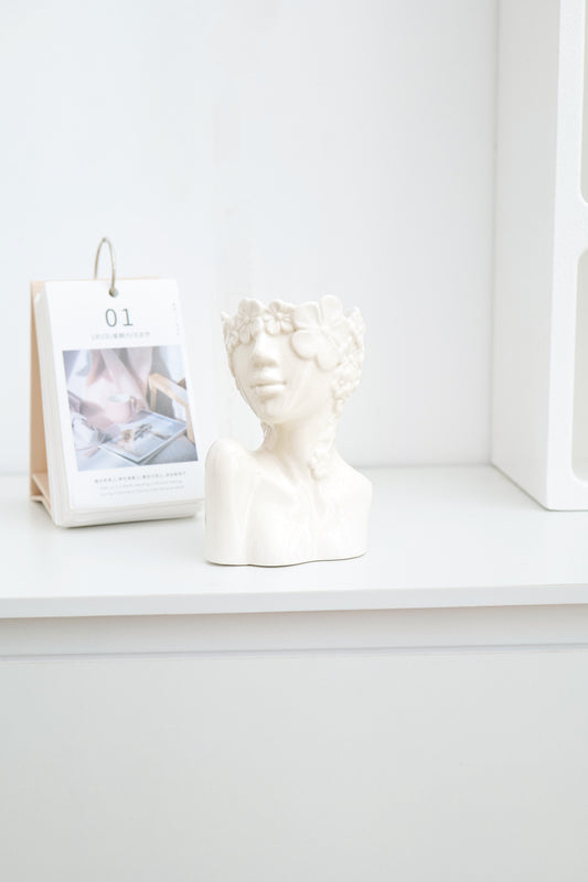 White Flower Vase,Face Vase Bust Head Shaped Ceramics Statue,Suitable for Birthday Gifts Home Office Decoration
