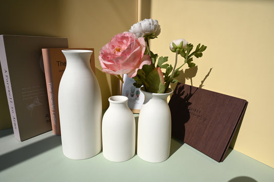 Set of 3 Elegant White Ceramic Vases - Perfect for Displaying Fresh Flowers and Home Decor
