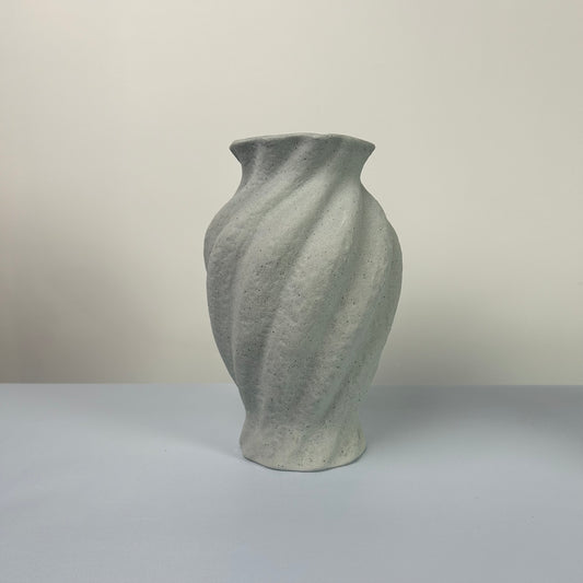 Elegant Handmade Ceramic Vase - Unique Twisted Design - Ideal for Home Decor and Floral Arrangements
