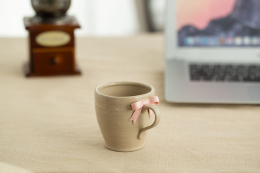 8cm High Ceramic Coffee Mug with Pink Bow Handle for Women Coquette Inspired Aesthetic Coffee Mug Cute Birthday Porcelain Cup for Women Mother's Day Gift Bachelor Party Gift