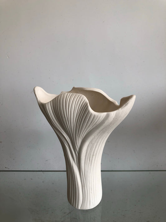 Elegant Handmade Ceramic Vase with Organic Wave Patterns - Ideal for Home Decor